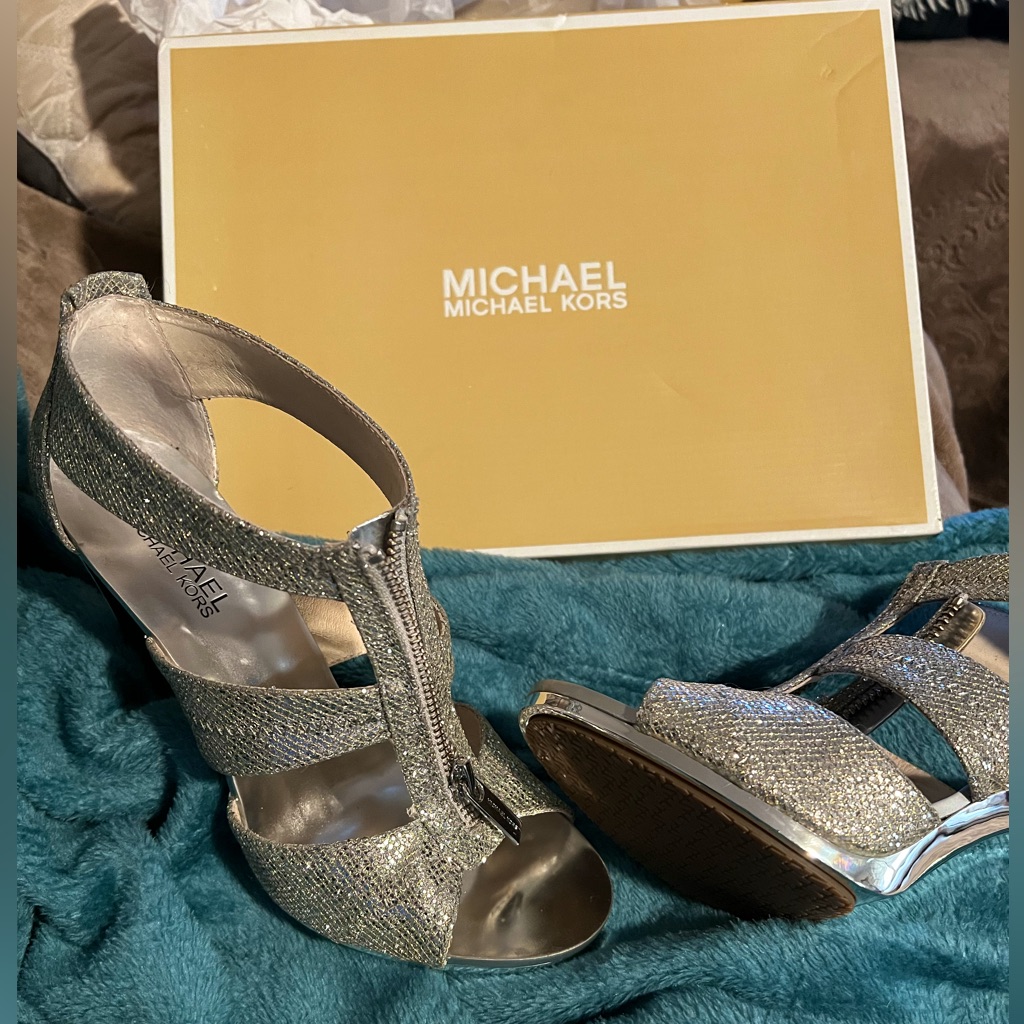 Michael Kors Berkley T Strap Heels. Size 7.5 M